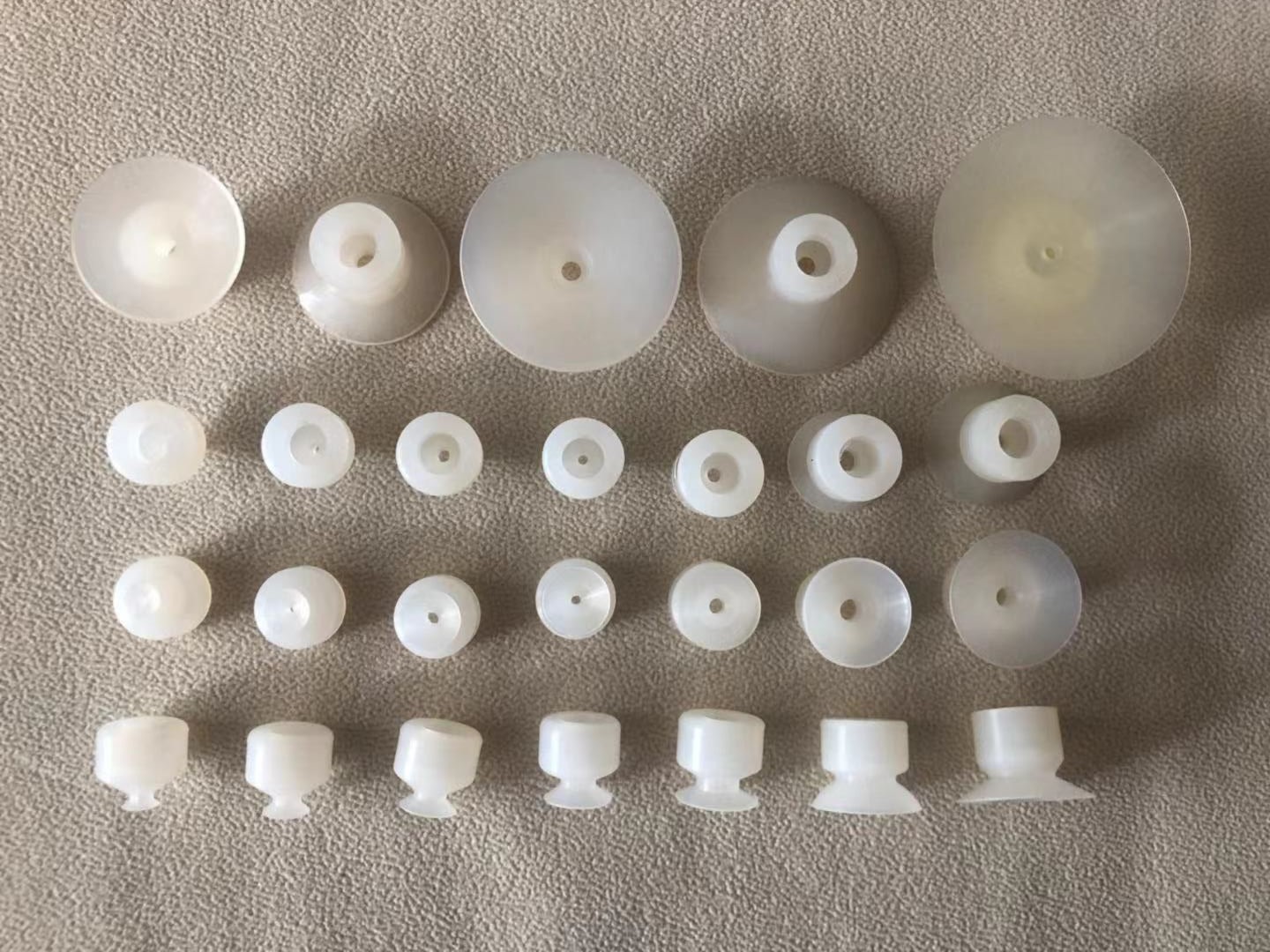 协多苏州硅橡胶机械手可定制 塑胶零件、配件 真空吸盘 上海2
