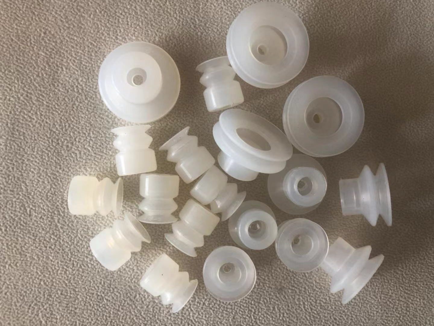 协多苏州硅橡胶机械手可定制 塑胶零件、配件 真空吸盘 上海3