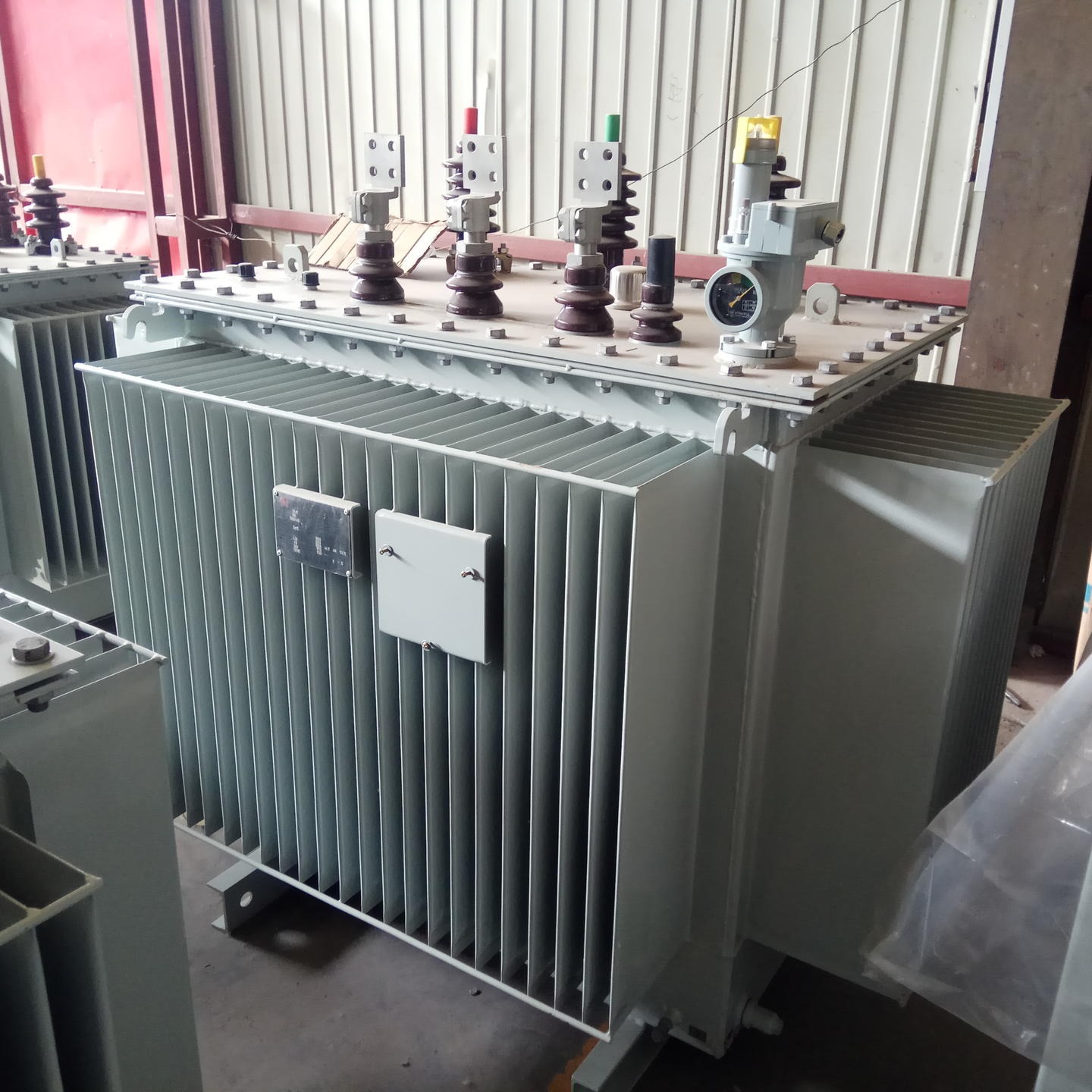 10 电力变压器 S13-M-630 0.4油浸变压器