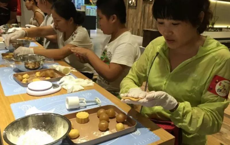 深圳diy月饼活动广东月饼DIY活动专业提供 其他公关服务1