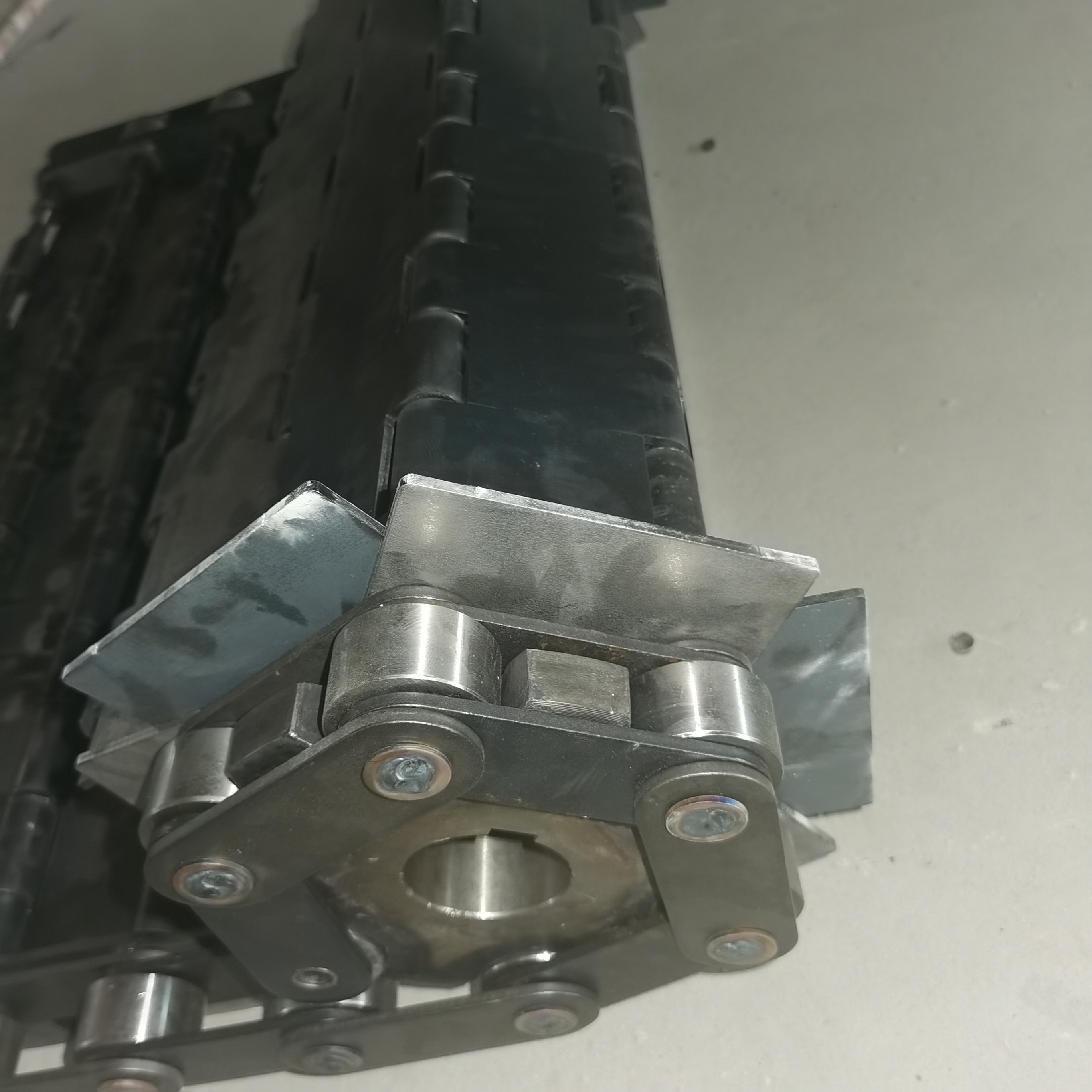 工业重型输送机链板厂家 威诺直销 不锈钢输送链板价格 耐磨金属链板2