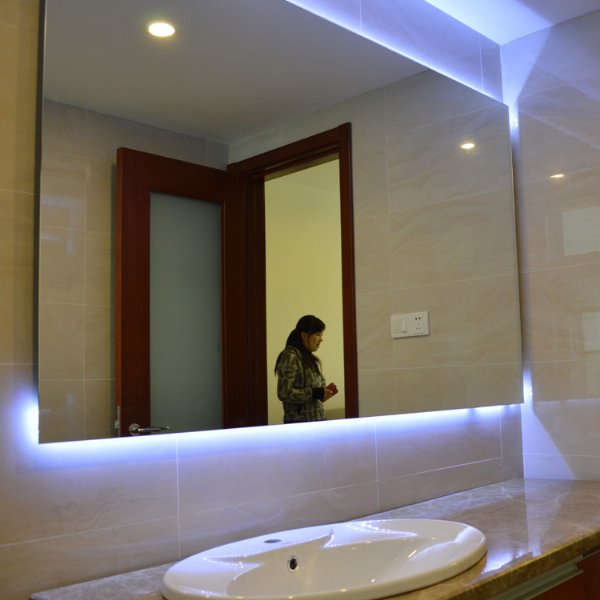 定制浴室防雾镜智能LED浴室镜酒店定制智能卫浴灯镜(招代理加盟)