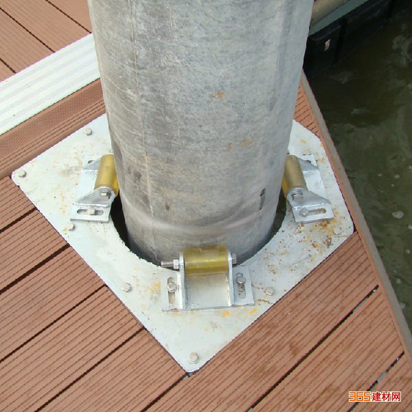 游艇码头固定装置 仪器仪表 浮桥固定设备 抱桩器固定设施1