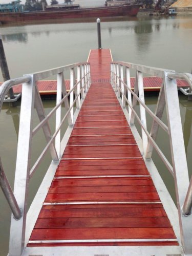 恒桥海工钢结构游艇码头 仪器仪表