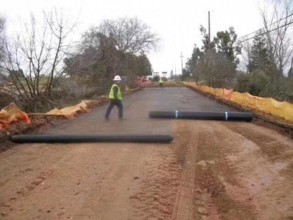 抗拉路面防裂自粘式格栅 通用包装 沥青路面耐高温玻纤土工格栅