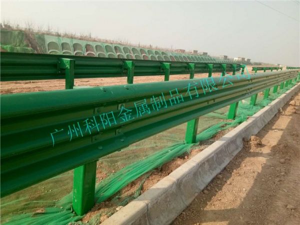 园艺工具 广东波形护栏厂家绿色喷塑护栏