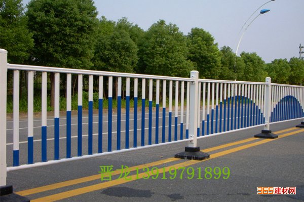 生产厂家 道路隔离护栏 市政护栏 甘肃兰州交通护栏 园艺工具1