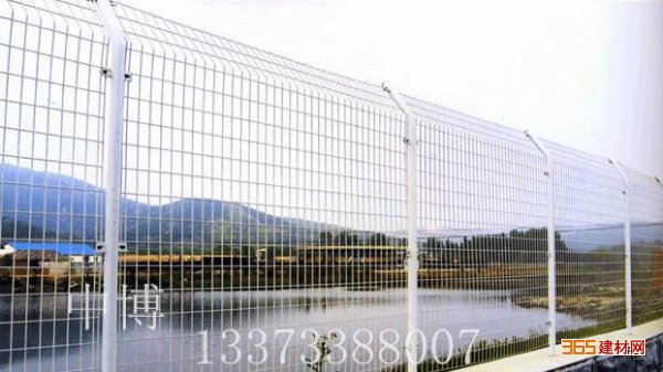 双边丝护栏网 其他建筑、建材类管材1