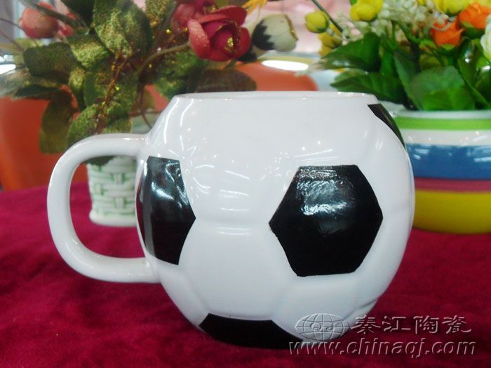 陶瓷足球杯